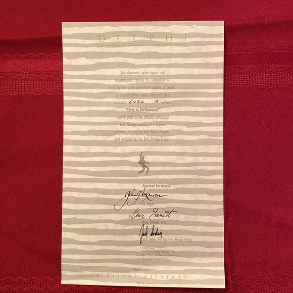 Elvis Presley: Looking at a Legend Delphi Collector Plate - 8 1/2” - Picture 3 of 7